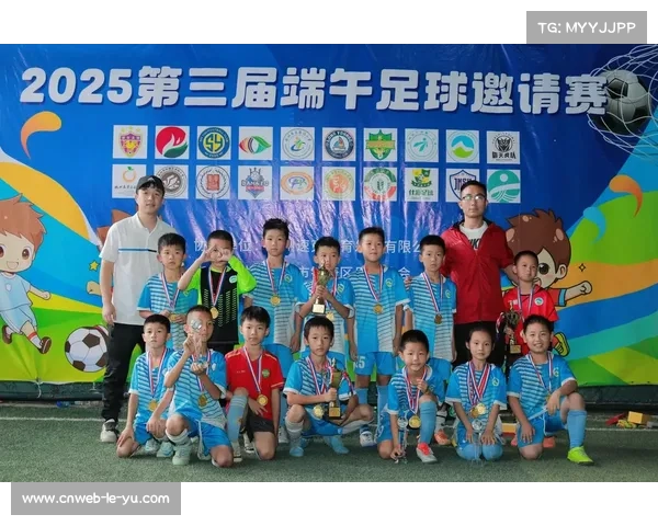 欧冠主题足球教育项目进入校园，推动青少年体育发展